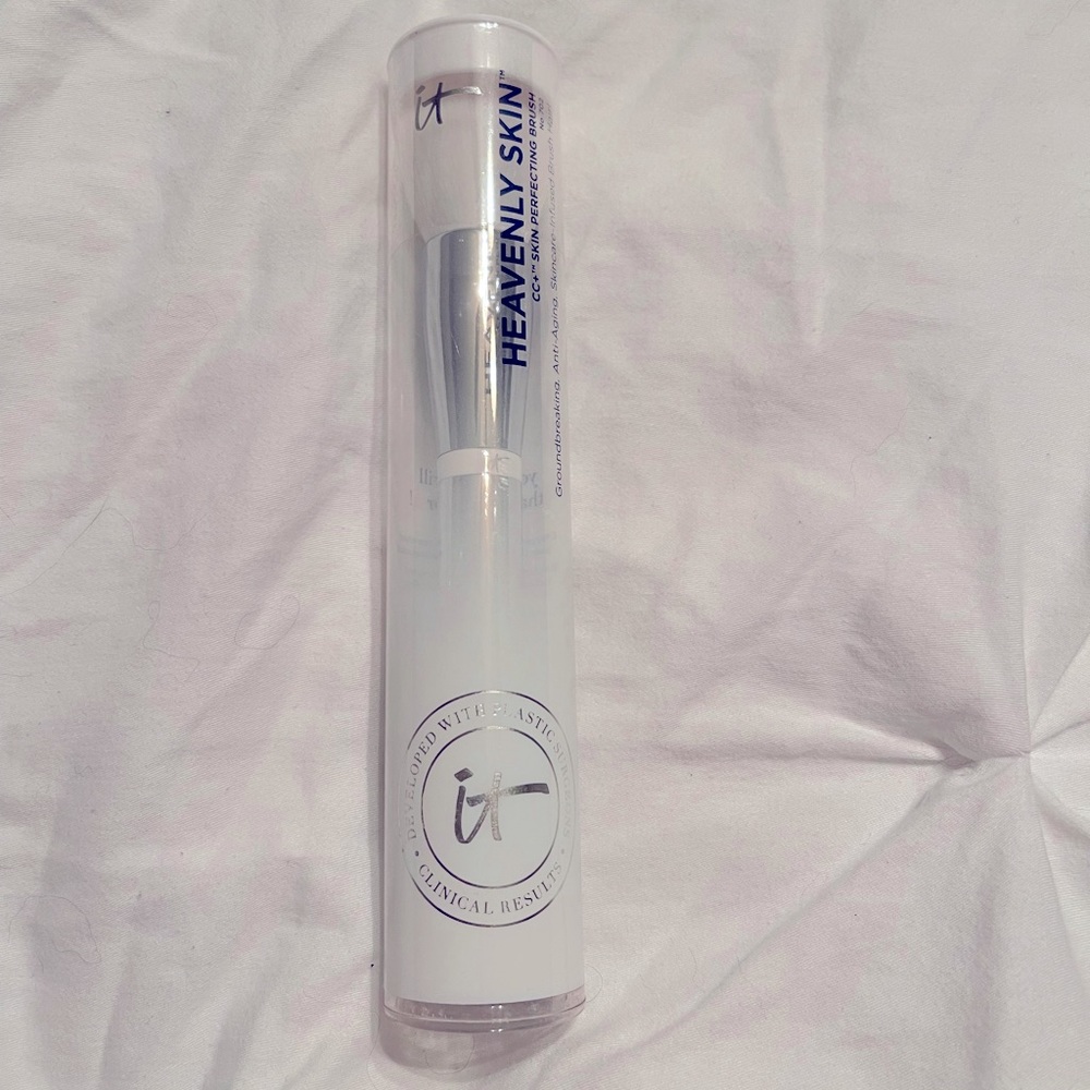 IT Cosmetics cc cream brush - new in package